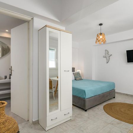 Kapetan Giannis Hotel Adámasz Szoba fotó